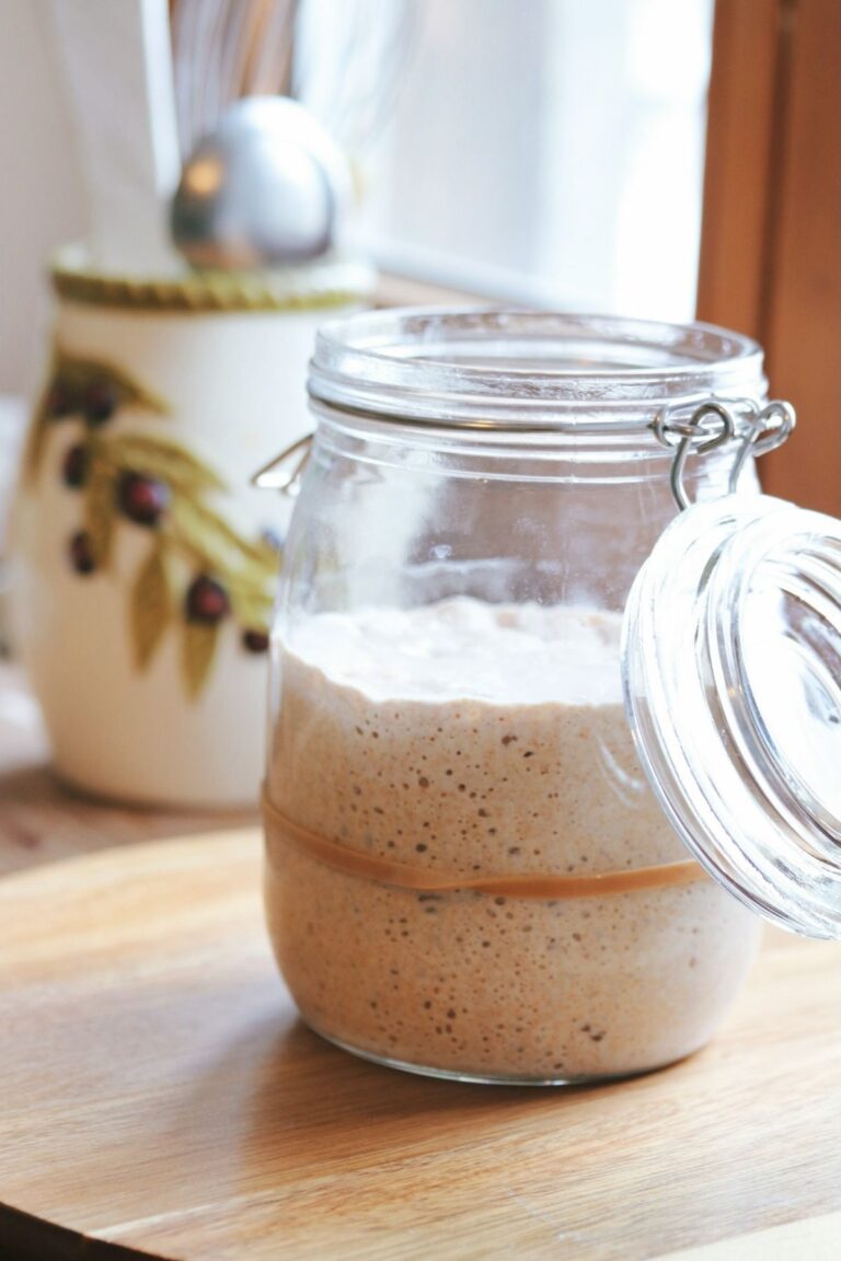 Reifer Sauerteigstarter im Glas