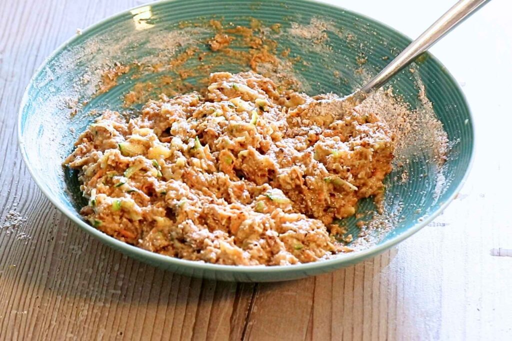 BLW Rezept Dinkelvollkorn Pancakes alle Zutaten fertig vermischt im Teller